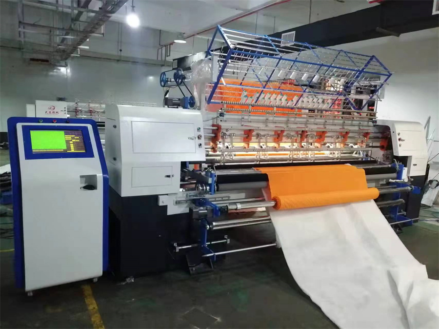 Komipiuta High-Speed ​​Shuttleless Quilting Machine001