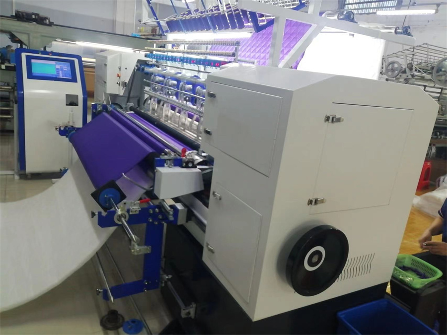 Komipiuta High-Speed ​​Shuttleless Quilting Machine002