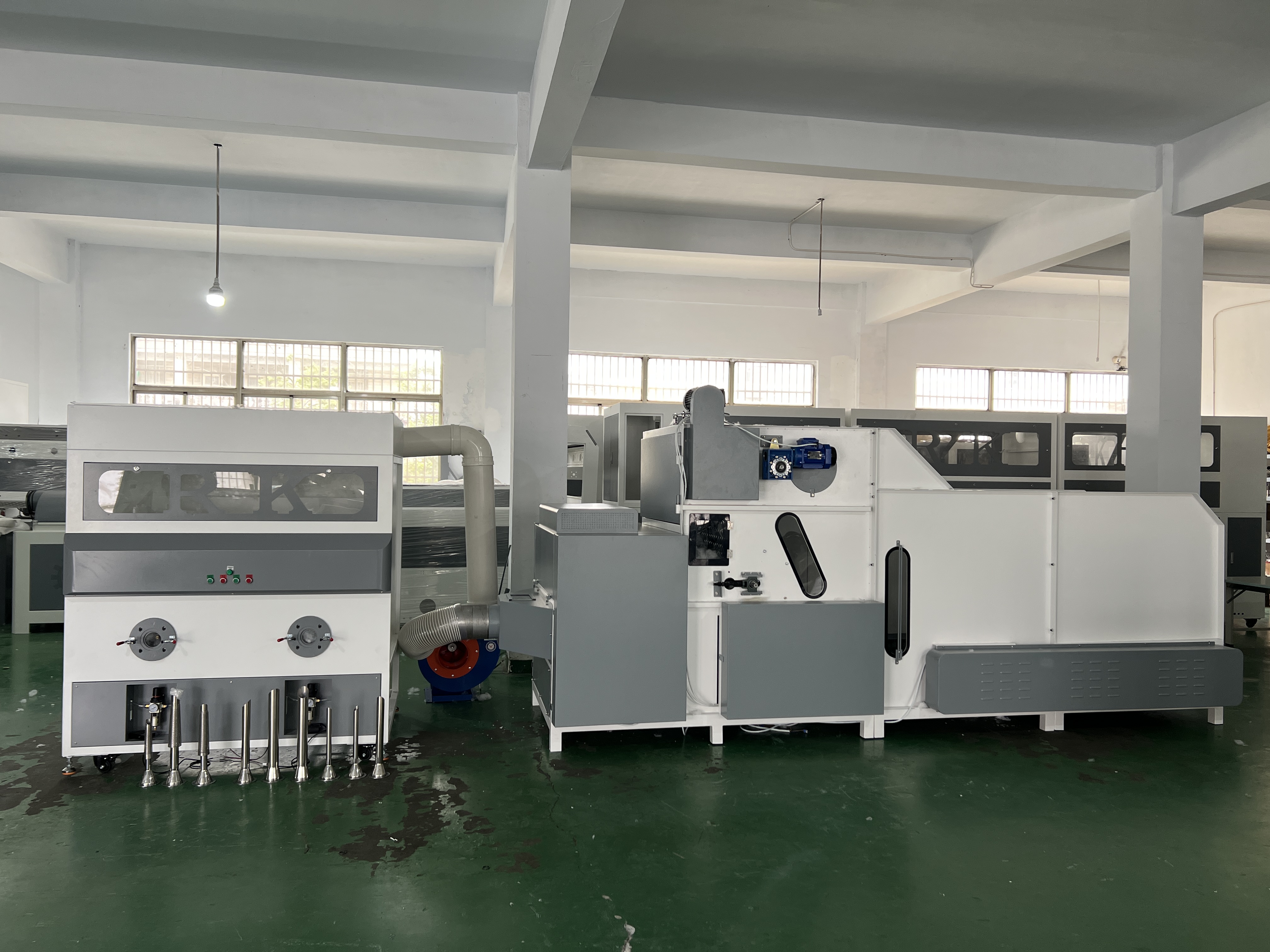 toy filling production line